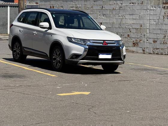 MITSUBISHI OUTLANDER 3.0 GT 4X4 V6 24V GASOLINA 4P AUTOMÁTICO